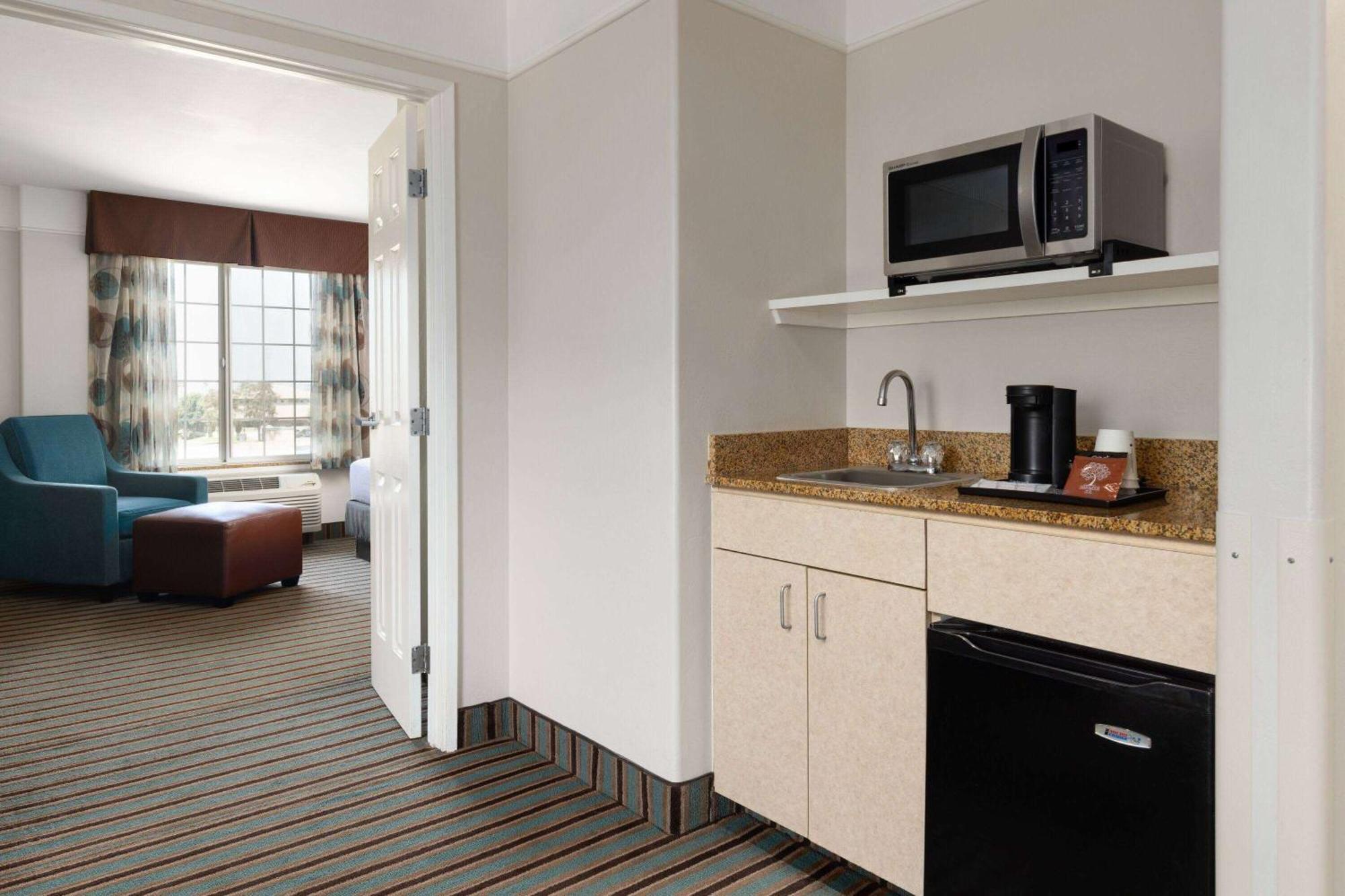 La Quinta By Wyndham Bakersfield North Hotel Екстериор снимка