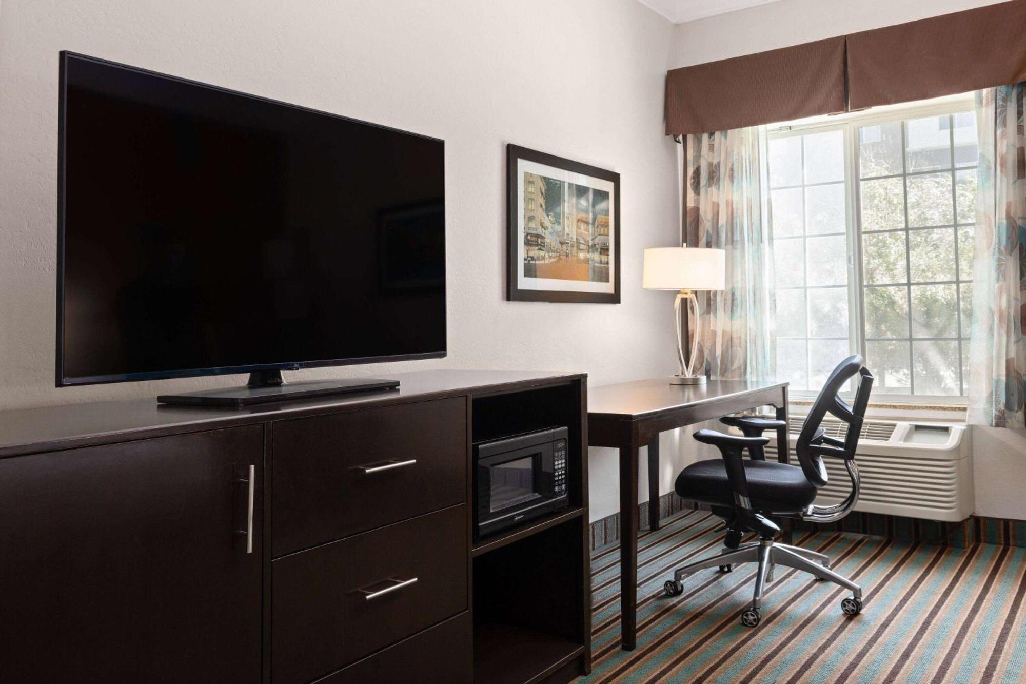 La Quinta By Wyndham Bakersfield North Hotel Екстериор снимка