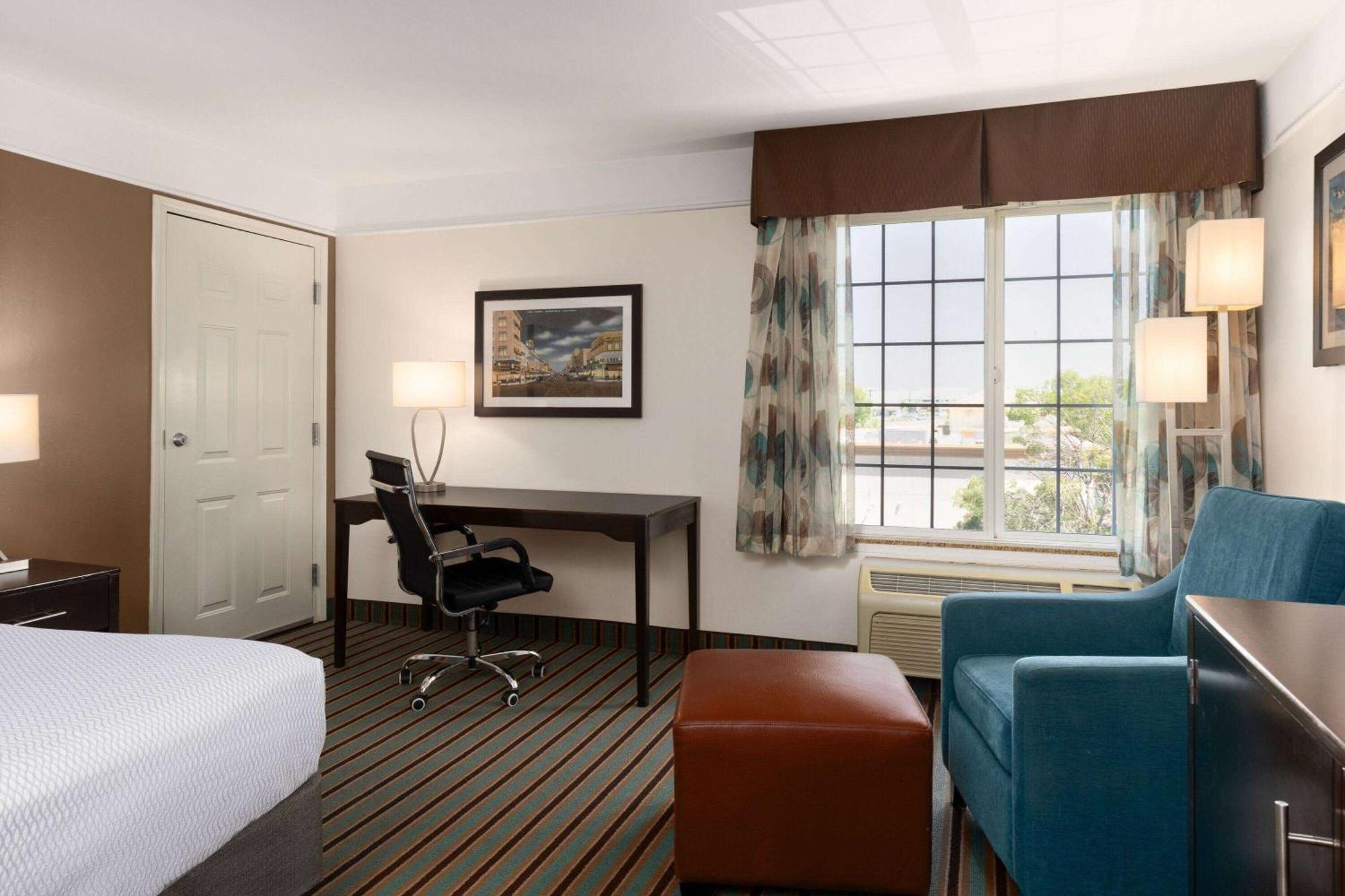 La Quinta By Wyndham Bakersfield North Hotel Екстериор снимка