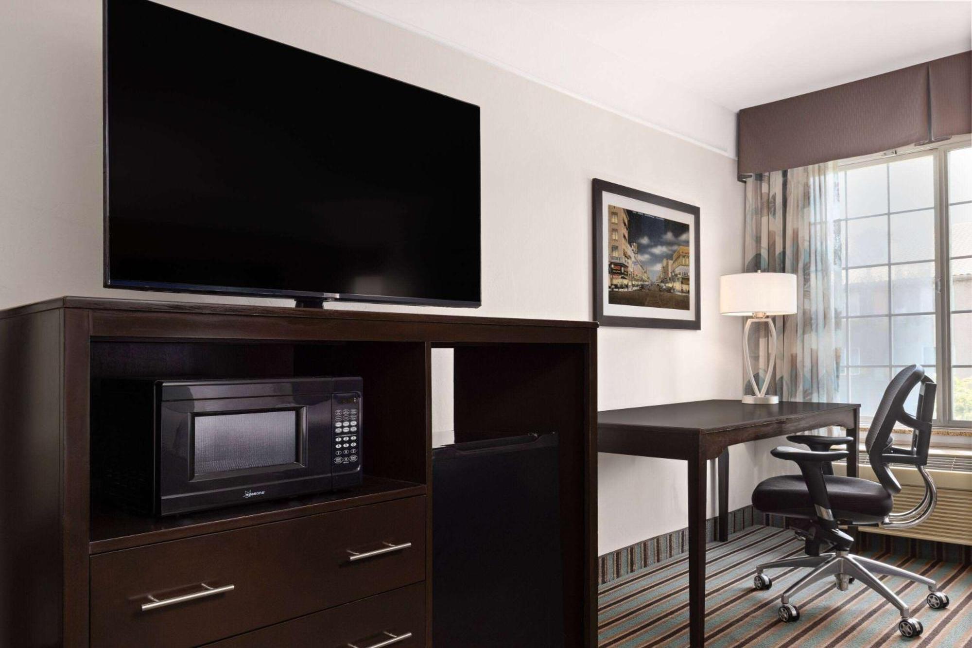 La Quinta By Wyndham Bakersfield North Hotel Екстериор снимка